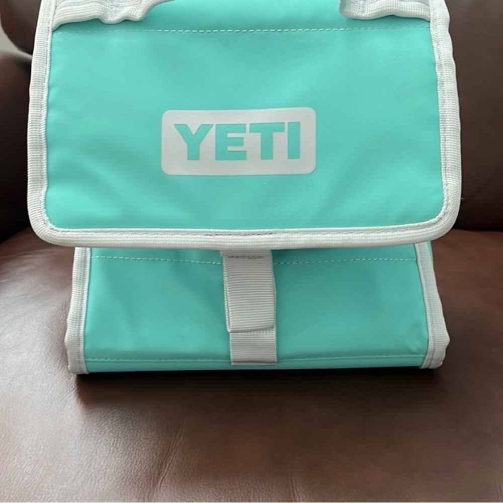 Yeti daytrip lunch bag excellent condition